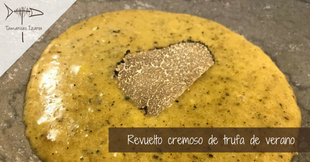 Revuelto cremoso de trufa de verano